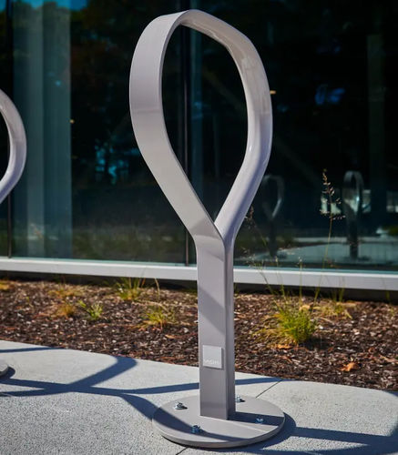 Range-vélo au sol - FOLK  - Vestre - sécurisé / design original / horizontal