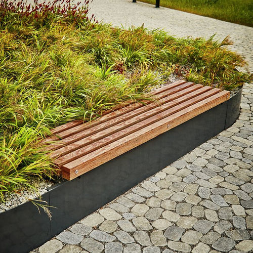 Banc public contemporain - VIA - Vestre - en acier galvanisé / en bois / sans dossier