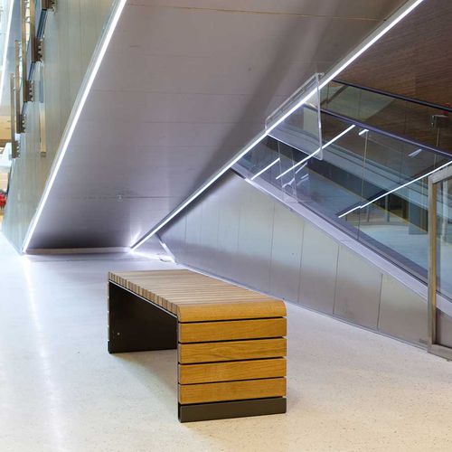 Banc public contemporain - MOVE - Vestre - en bois / en acier galvanisé