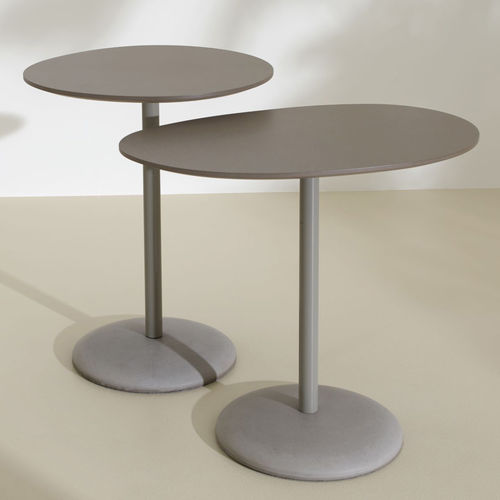 Table d'appoint contemporaine - WIND - OFFECCT - en métal laqué / en béton / professionnelle