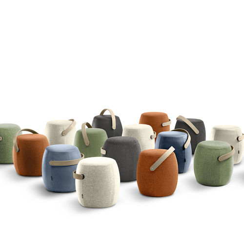 Tabouret contemporain - CARRY ON - OFFECCT - en cuir / avec piètement en bois / piètement central