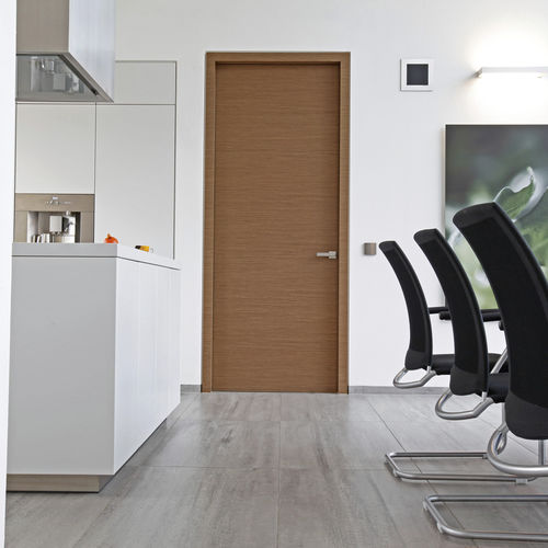 Porte d'intérieur - CUBE : FINELINE - Bod'or KTM - en placage de bois / coulissante / à pivot