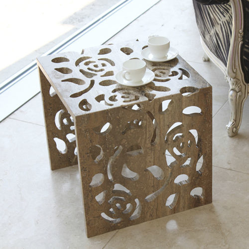 Table d'appoint contemporaine - Arredo di Pietra srl - en pierre naturelle / en travertin / avec piètement en travertin