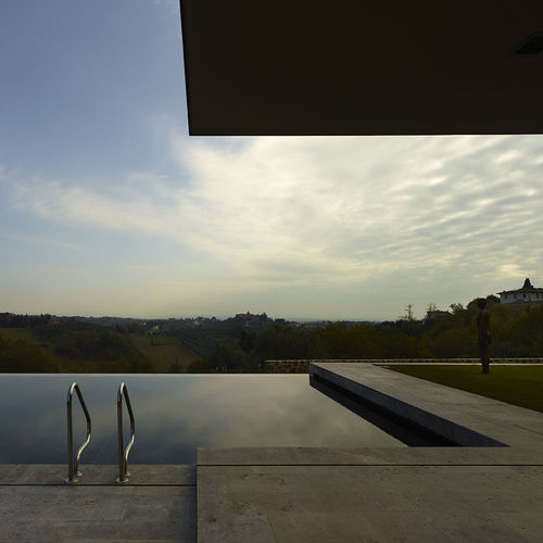 Margelle de piscine en travertin - Arredo di Pietra srl - en pierre naturelle / antidérapante / d'angle