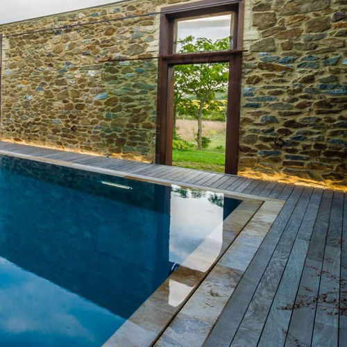 Margelle de piscine en travertin - Arredo di Pietra srl - en pierre naturelle / antidérapante