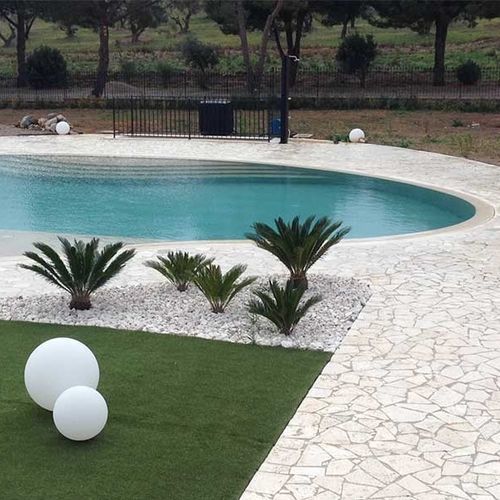 Margelle de piscine en travertin - PALLADIANA  - Arredo di Pietra srl - courbe