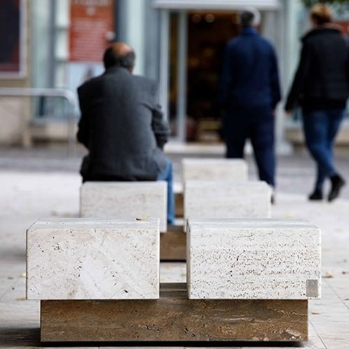 Banc public contemporain - perdue - Arredo di Pietra srl - en travertin / sans dossier / sans accoudoirs