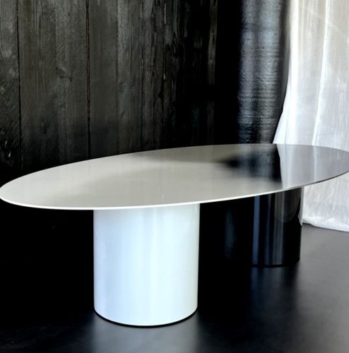 Table à manger contemporaine - MALI - TERRE ET METAL - en acier thermolaqué / avec piètement en acier thermolaqué / ovale
