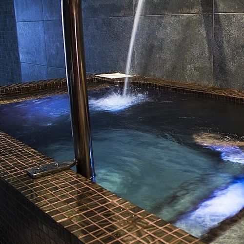 Piscine hydrofuge - INTERVAP EUROPA SLU - d'intérieur / pour activité sportive / encastrable