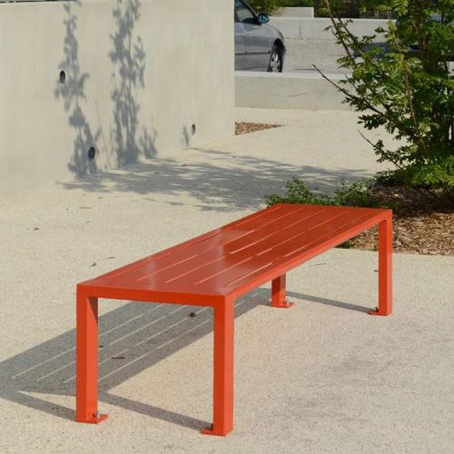 Banc public contemporain - CLÉA  - univers & cité | mobilier urbain - en acier / sans dossier / sans accoudoirs