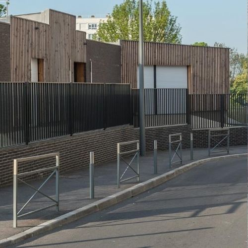Barrière de protection - ALLIAGE - univers & cité | mobilier urbain - fixe / en acier / en inox