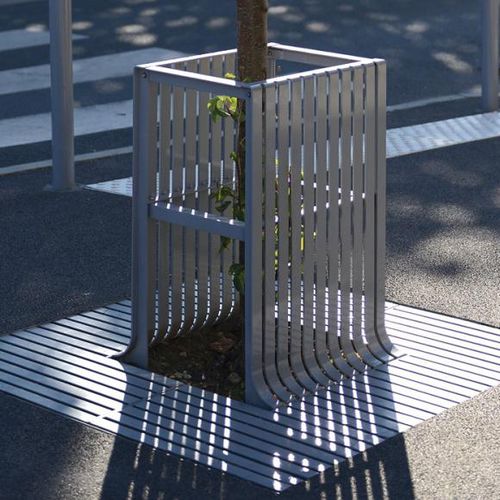 Corset d'arbre en acier - SYNERGIE - univers & cité | mobilier urbain