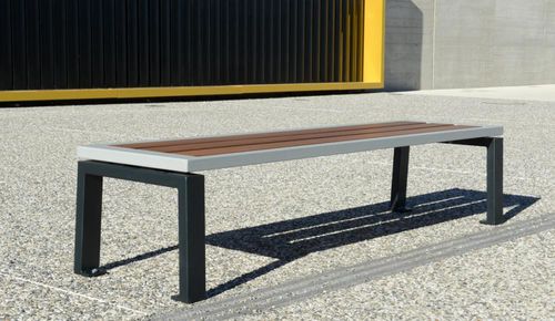 Banc public contemporain - ZÉO - univers & cité | mobilier urbain - en bois / en acier / sans dossier