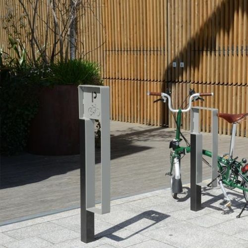 Panneau signalétique au sol - ZÉO - univers & cité | mobilier urbain - en acier / d'extérieur