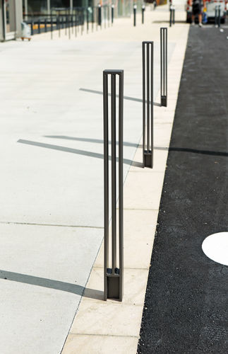 Potelet de protection - ARLO - univers & cité | mobilier urbain - amovible / en acier à revêtement par poudre / en acier zingué