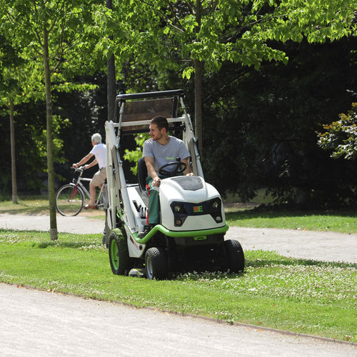 Tondeuse à gazon autoportée - BUFFALO 100 BPHPX 2 - Etesia S.A.S. - diesel / ramasseuse