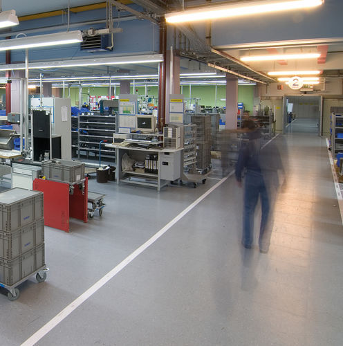 Revêtement de sol en vinyle - COLOREX PLUS BASIC  - Forbo Flooring Systems - d'intérieur / pour le tertiaire / en dalles