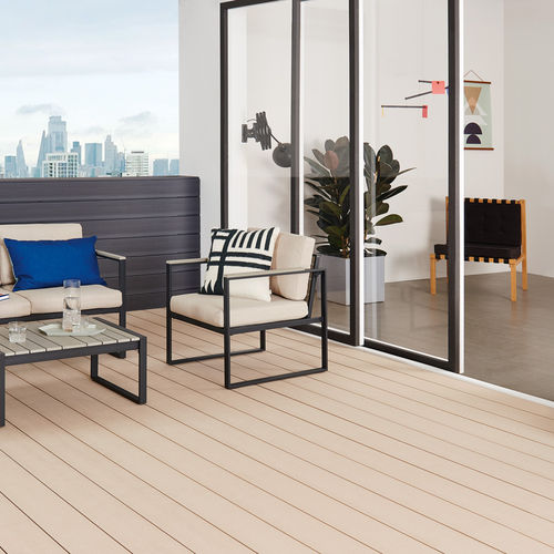 Lame de terrasse en bois composite - URBAIN - NATURinFORM GmbH - aspect bois