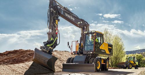 Pelle intermédiaire - EW220E - Volvo Construction Equipment Germany GmbH - sur pneus / à faible consommation de carburant / pivotante