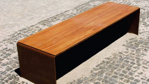 Banc public contemporain - VILAR DE MOUROS - EUROBOLLARD - en acier COR-TEN®