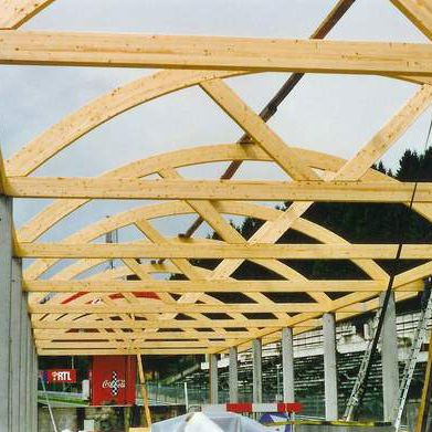 Ferme de toit en bois - SPA FRANCORCHAMP	 - Artbois SA - lamellé-collé / préfabriquée