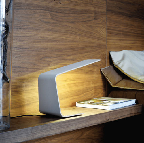 Lampe de table - LED1 - Tunto - en bois laqué / contemporaine / d'intérieur