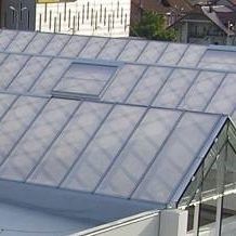 Lanterneau pour toiture - TRIANGULAR LIGHT BANDS - Akripol d.o.o. - avec costière / en verre / en métal