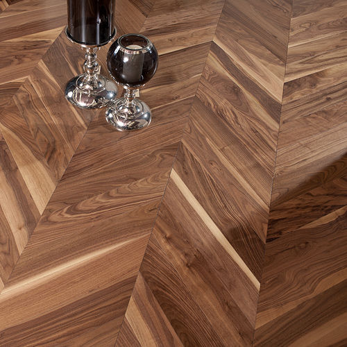 Parquet contrecollé - TRADITIONAL - Coswick Hardwood - en noyer américain / à batons rompus / huilé