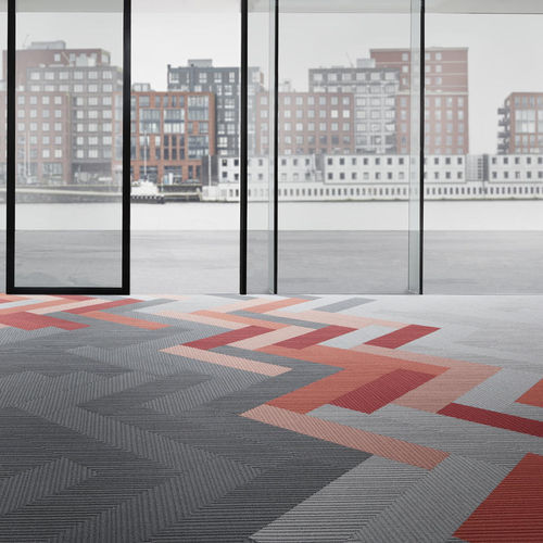 Moquette en dalles - TRAVERSE - DESSO OFFICE - tuftée / structurée / synthétique