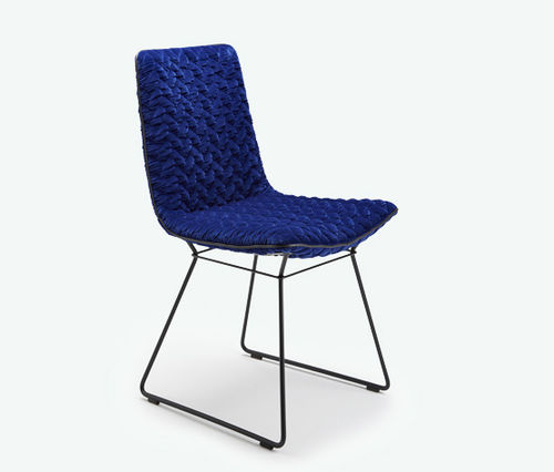 Chaise contemporaine - AMELIE BASIC - FREIFRAU - d'intérieur / en tissu / en chêne