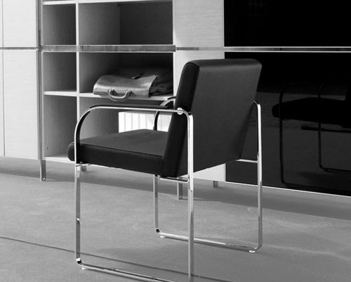Chaise contemporaine - LLOYD - JMM - d'intérieur / en cuir / avec piètement en métal