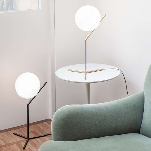 Lampe de table - IC - FLOS - en laiton / en acier / en verre soufflé
