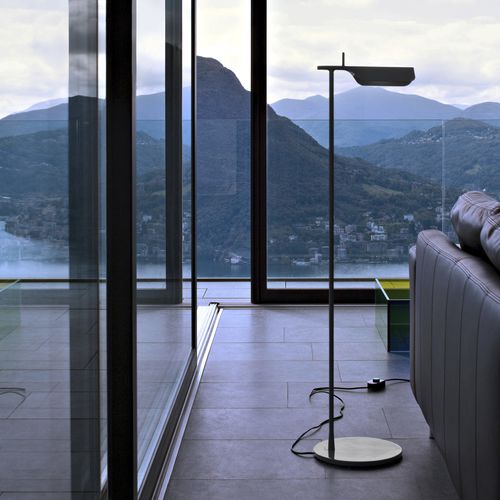 Lampe sur pied - Tab  - FLOS - en fonte d'aluminium / en PMMA / contemporaine