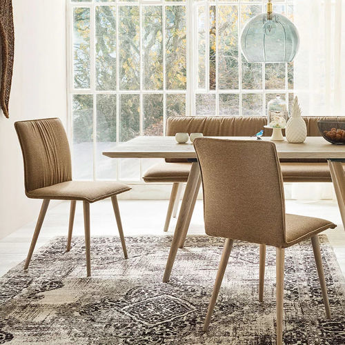 Chaise de salle à manger contemporaine - LISTO - ANREI - Reisinger GmbH - d'intérieur / en tissu / avec piètement en chêne