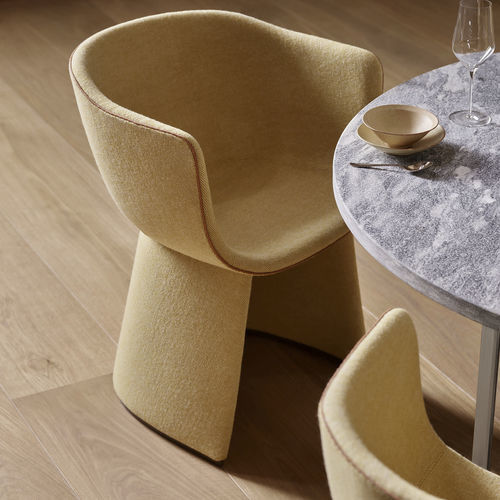 Chaise de salle à manger contemporaine - MONOLIT - Fritz Hansen - d'intérieur / en cuir / tapissée