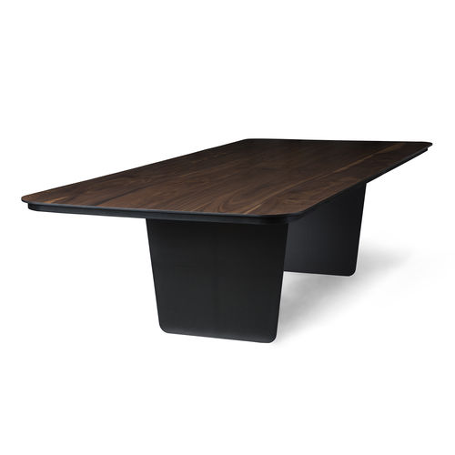 Table contemporaine - CARBON CLARO - Tokio furniture & lighting - en noyer / en fibre de carbone / avec piètement en composite