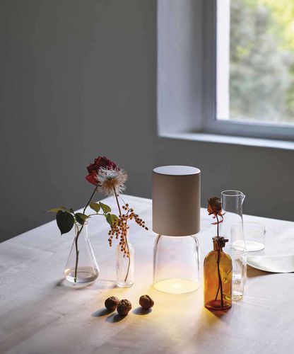 Lampe de table - Nui Mini - LUCEPLAN - baladeuse / en acier peint / en verre