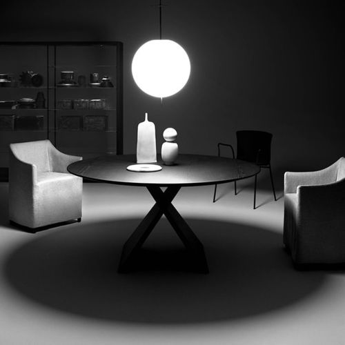 Table contemporaine - Carlo - DePadova - en placage de bois / avec piètement en plaqué bois / ronde