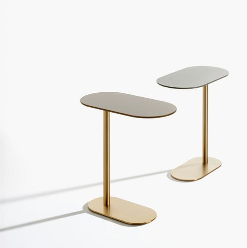 Table d'appoint contemporaine - CORVETTO - IOC project partners - en bois laqué mat / en verre / en métal