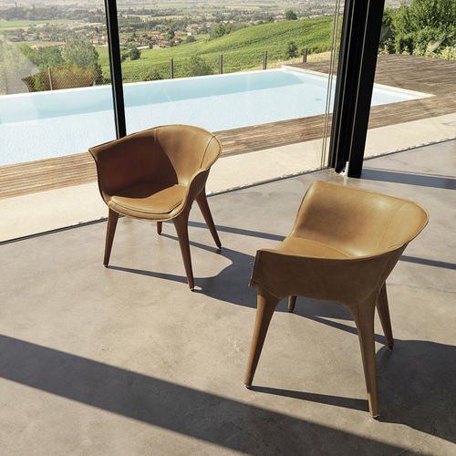 Chaise contemporaine - DORALEE - desiree divani - d'intérieur / en cuir / avec piètement en métal chromé
