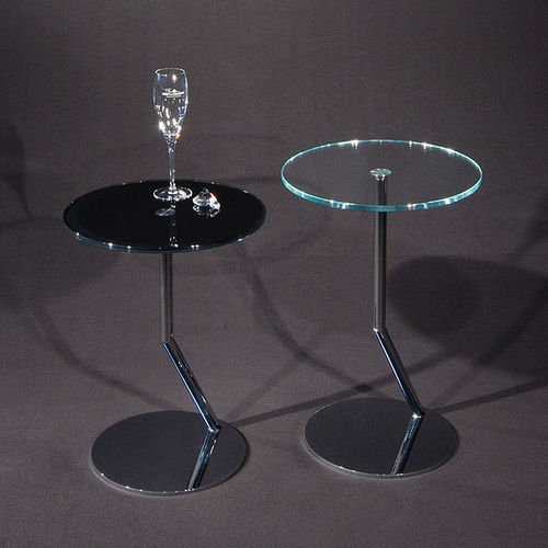 Table d'appoint contemporaine - DISC - Dreieck GmbH - en verre / en métal chromé / ronde