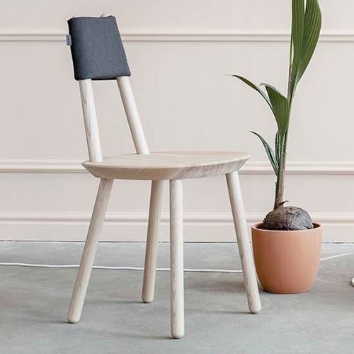 Chaise contemporaine - NAÏVE - EMKO - d'intérieur / en tissu / en bois massif