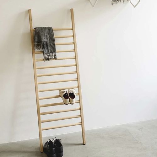 Étagère à chaussures contemporaine - STEP UP - EMKO - pour mur / en bois / résidentielle