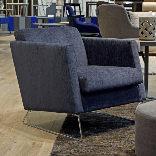 Fauteuil contemporain - CONOR - Furninova AB - en cuir / en tissu / luge