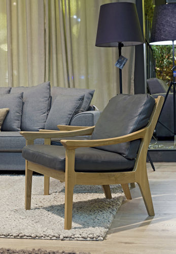 Fauteuil contemporain - REVIR - Furninova AB - en cuir / en tissu / en bois