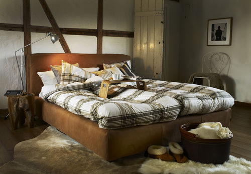 Lit double - SHABBY  - Furninova AB - contemporain / tapissé / avec tête de lit tapissée