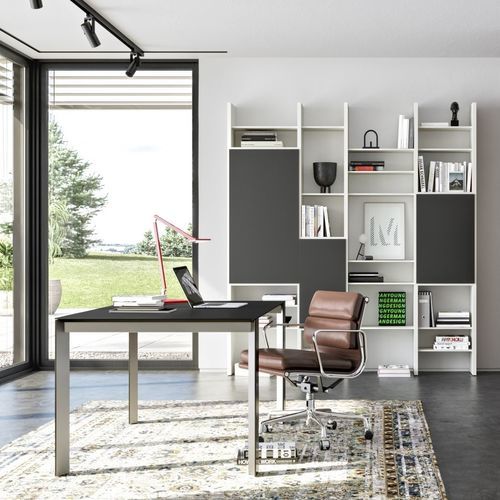 Table contemporaine - TISCH - Kettnaker GmbH & Co. KG Möbel-Manufaktur - en bois laqué / avec piètement en métal / carrée