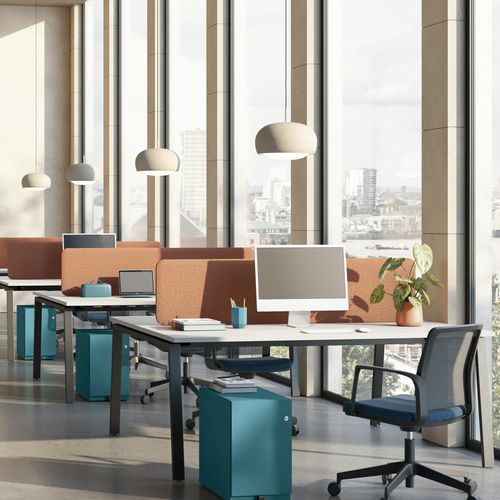 Bureau sur pied - ALIGN - BISLEY - contemporain / en mélaminé / droit