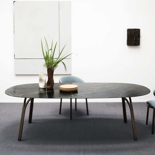 Table contemporaine - LAKE - DESALTO spa - en noyer / en MDF / en céramique