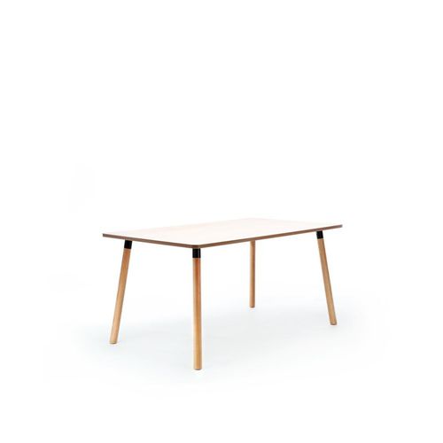Table à manger contemporaine - Plus+ - Martela - en chêne / en bouleau / en stratifié